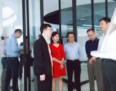 广东省工业和信息化局莅临乐竞·体育-乐竞(中国)一站式服务官方网站调研制造业创新中心建设情况 